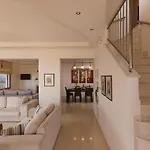 Villa Majestic View